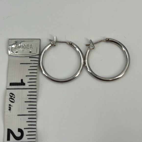 Sold❌❌❌Vintage Monet silver hoop earrings - Picture 4 of 4